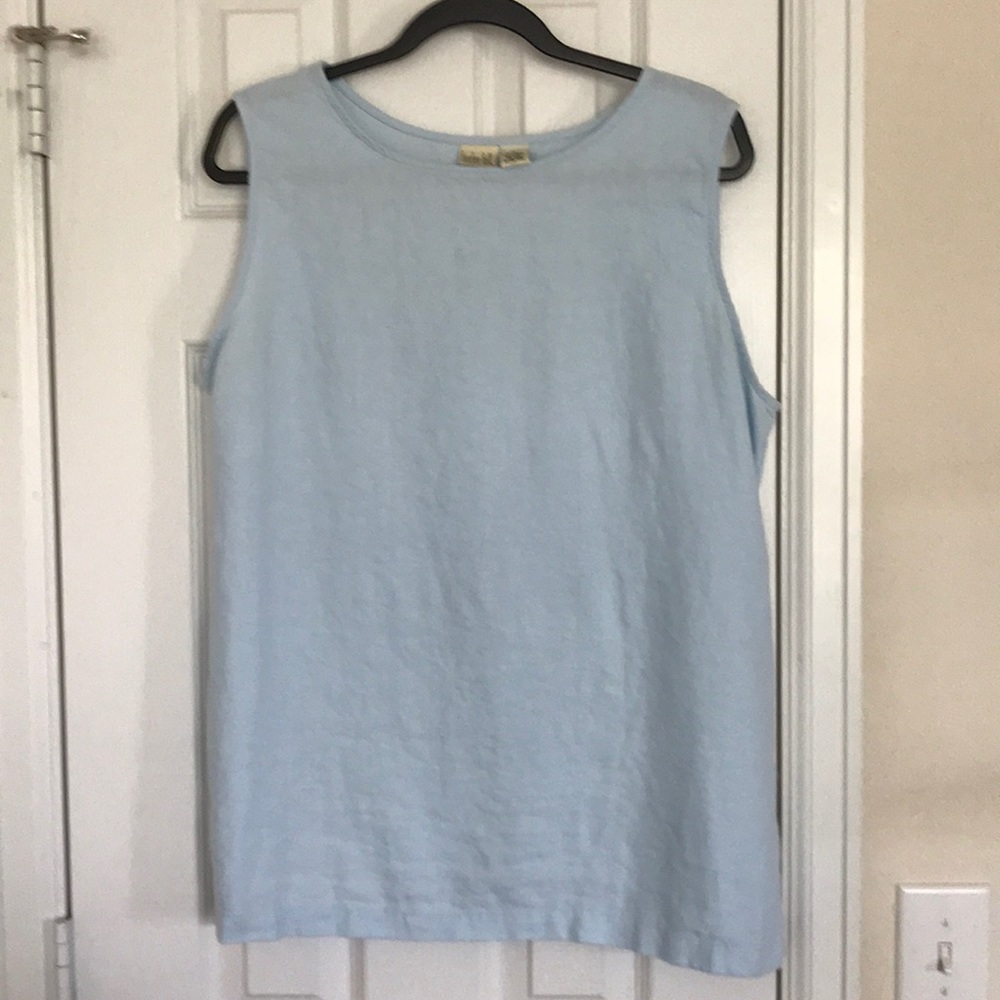 Sleeveless top baby blue